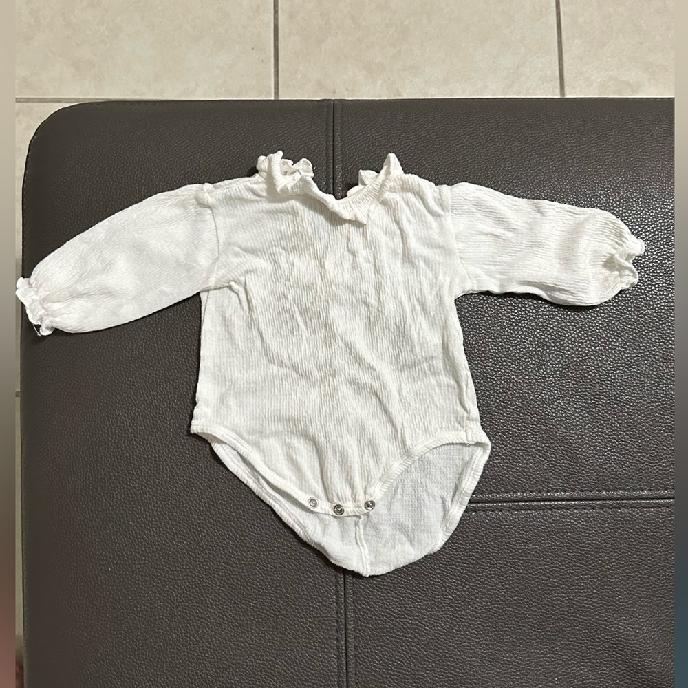 Zara long sleeve onesie with collar in white